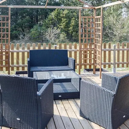 Three-bedroom Holiday In Saby * Sæby